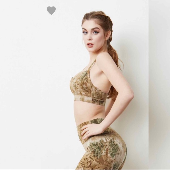 Lisa Yoga Set- Cloud Khaki - Picture 5 of 7